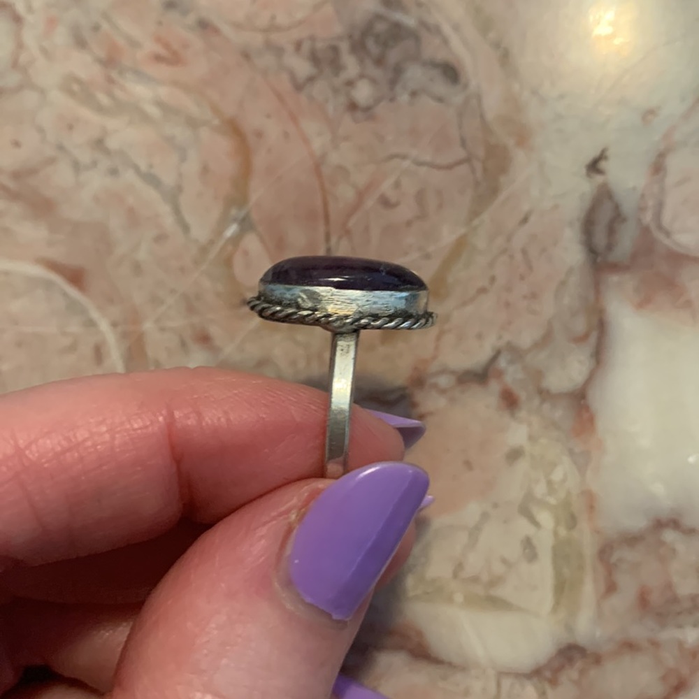 Sterling Silver and Amethyst Ring - Picture 3 of 4